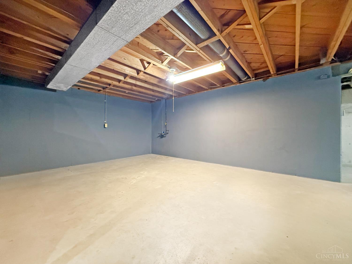 2215 Wellington Road