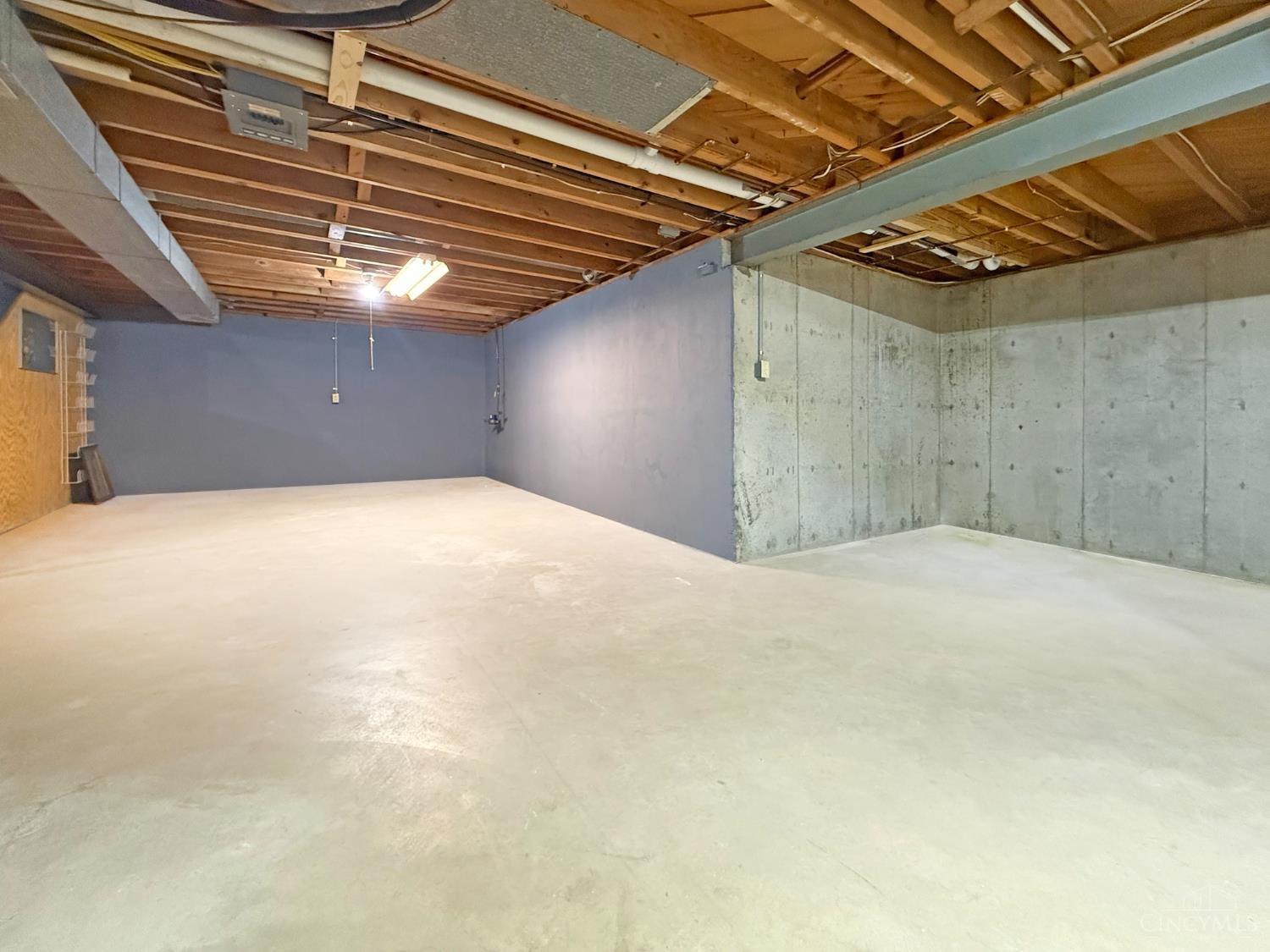 2215 Wellington Road