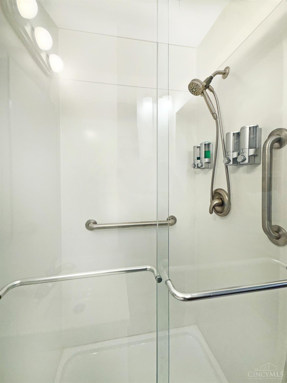 2215 Wellington Road