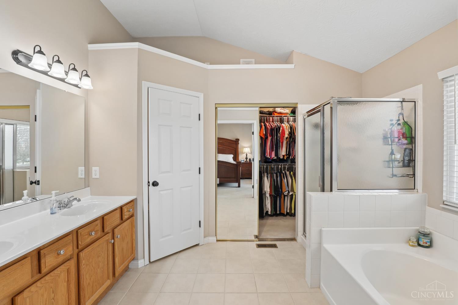 6066 Glen View