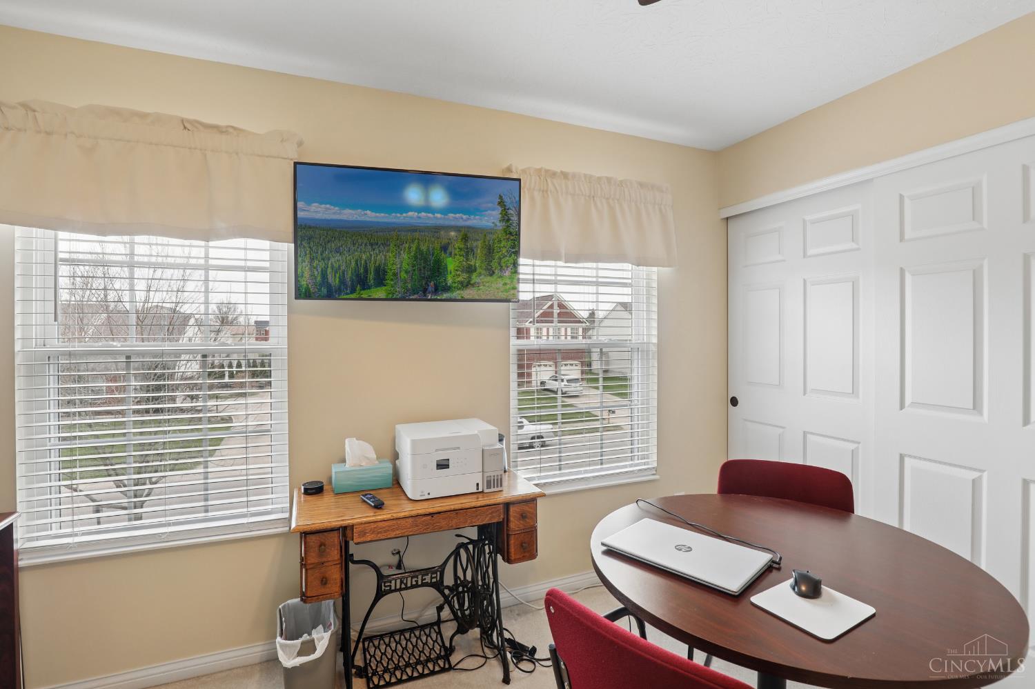 6066 Glen View