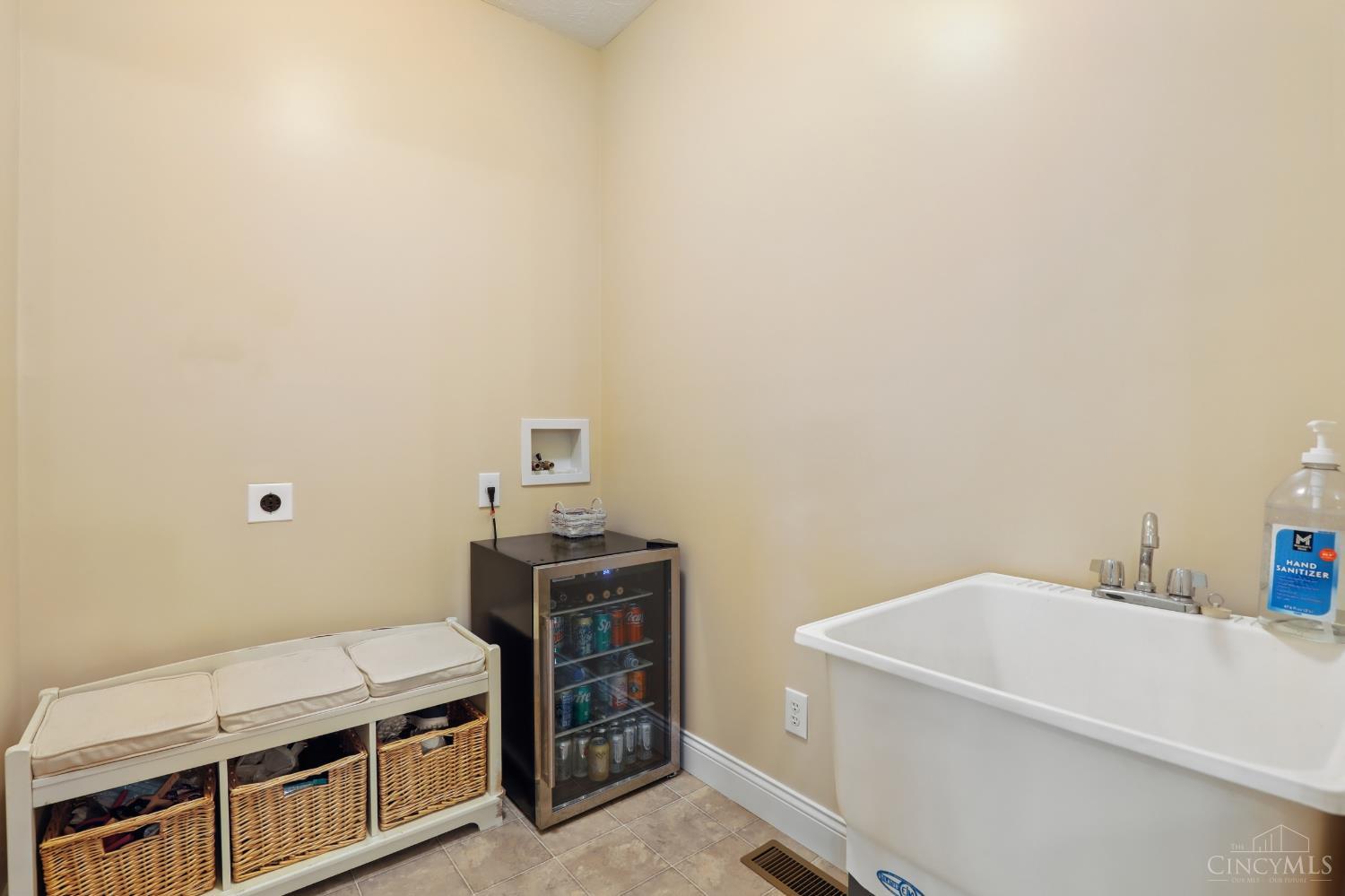 6066 Glen View