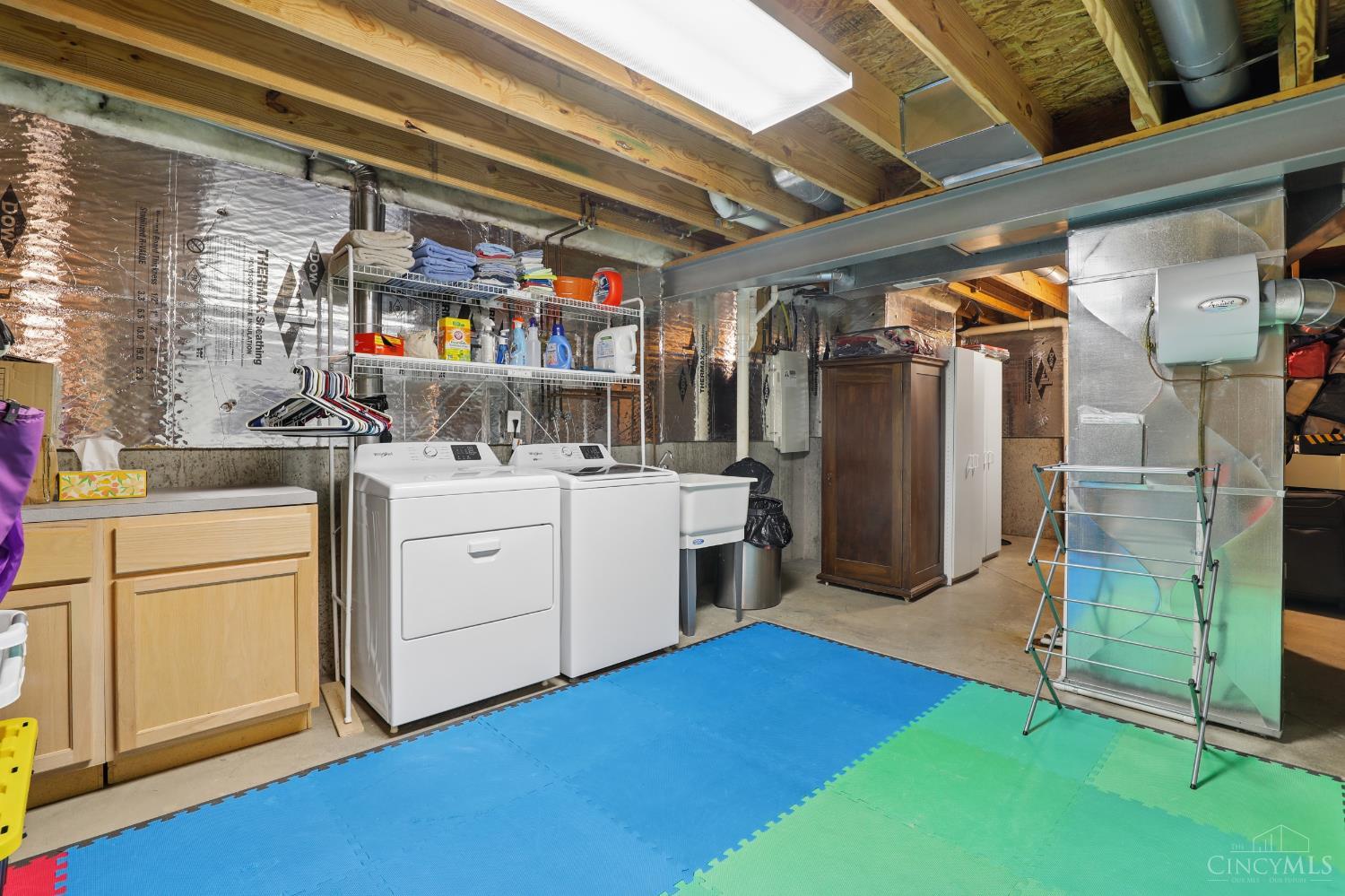 6066 Glen View