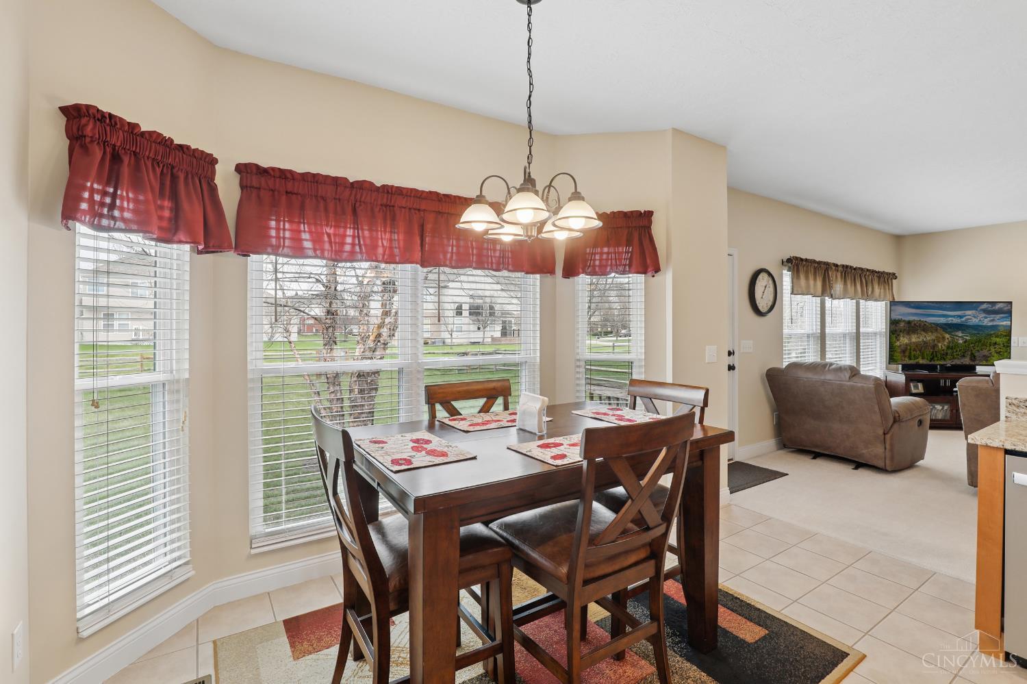 6066 Glen View