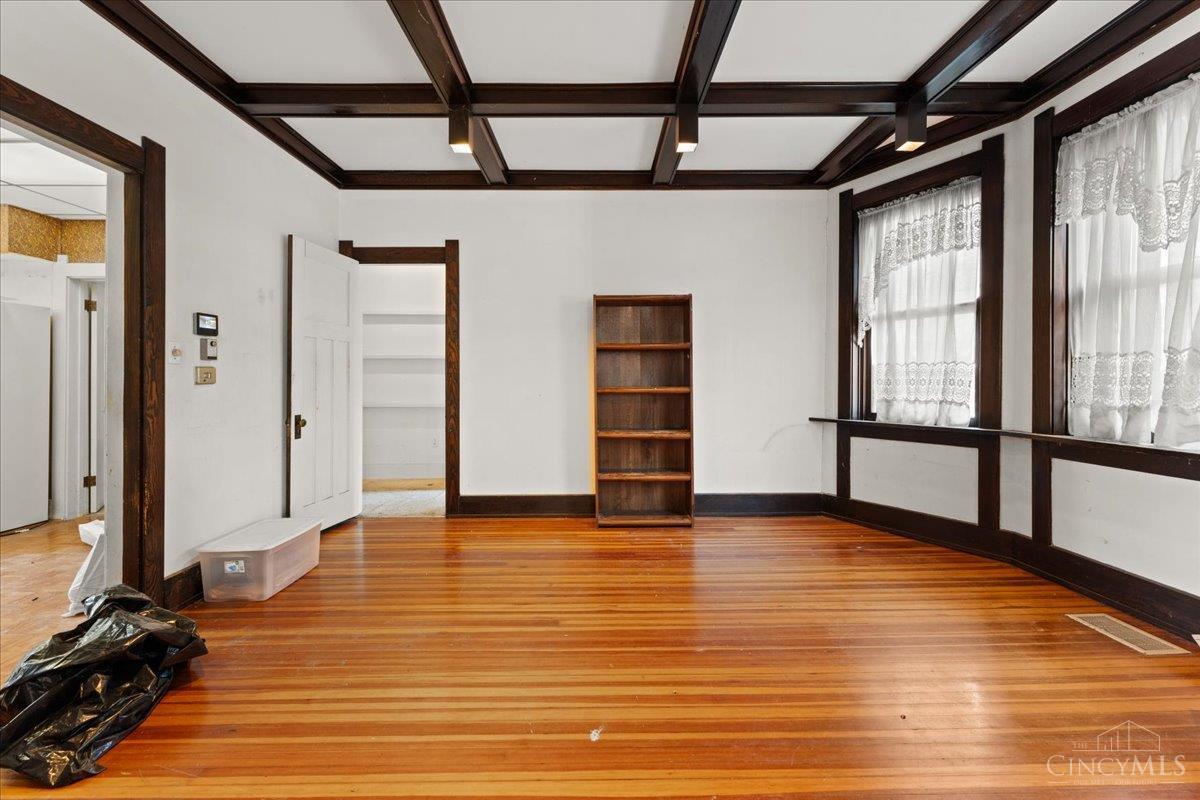 558 Howell Avenue