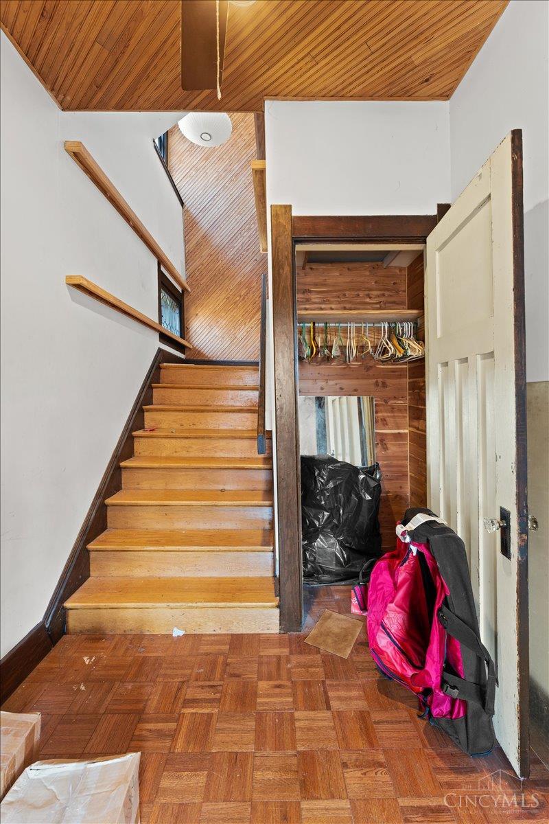 558 Howell Avenue