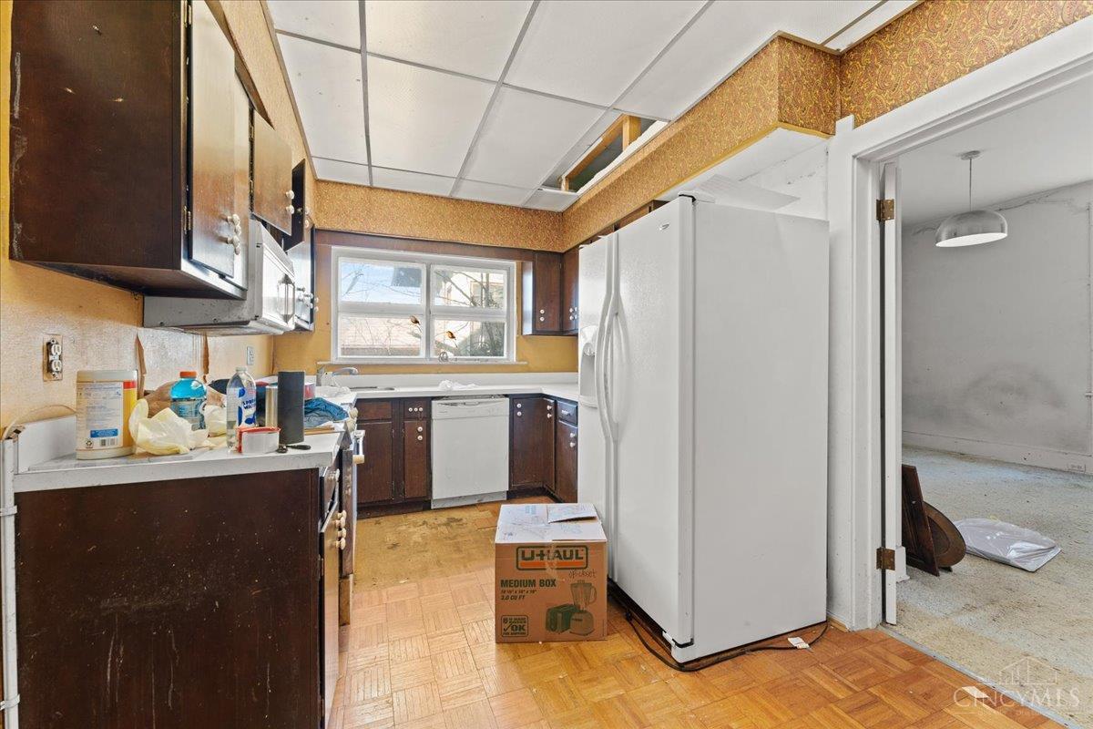 558 Howell Avenue
