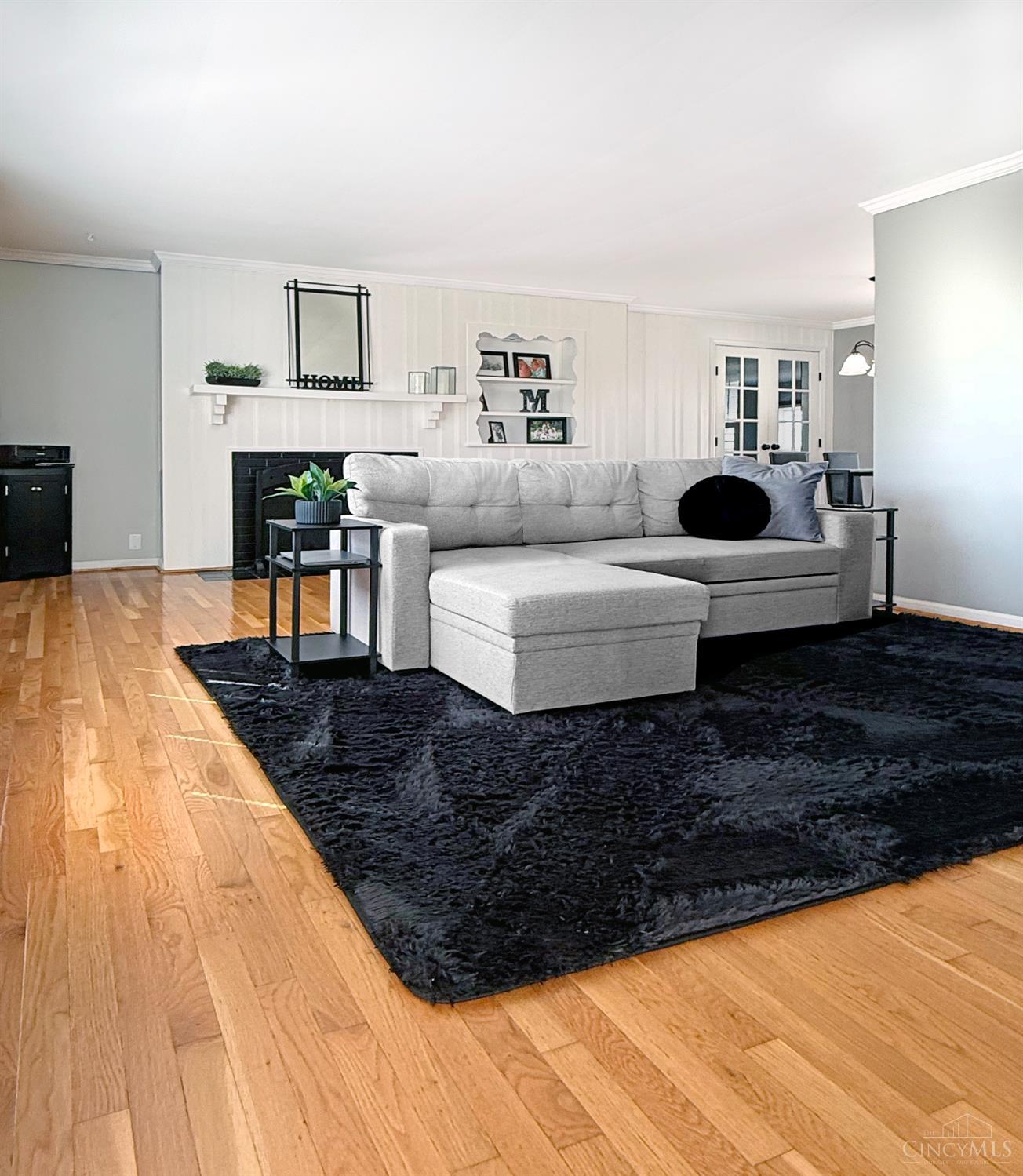 1049 New London Road