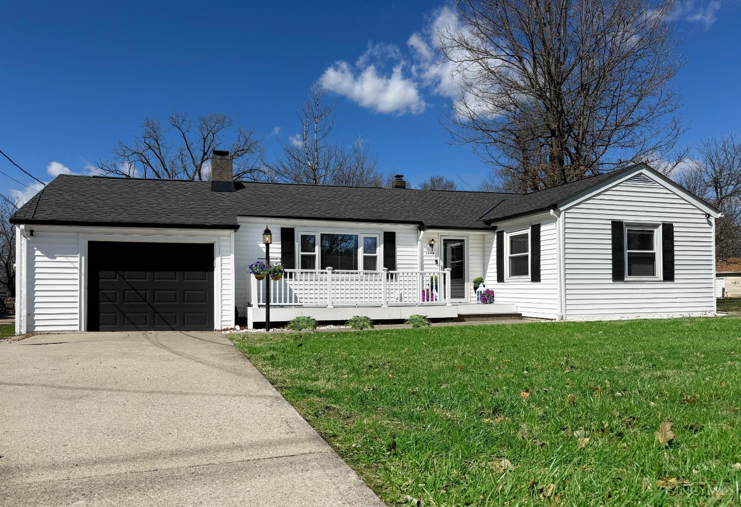 1049 New London Road