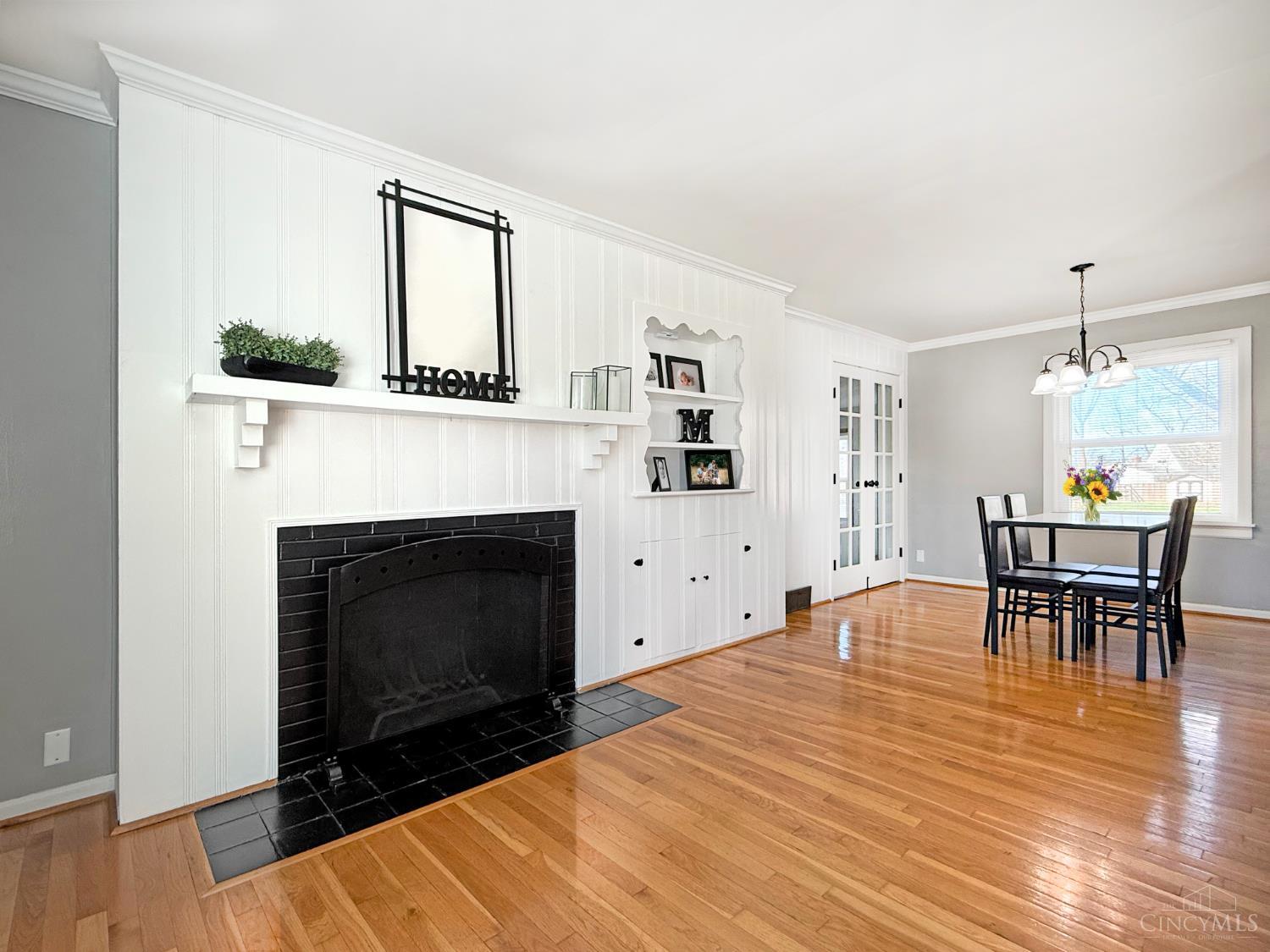 1049 New London Road