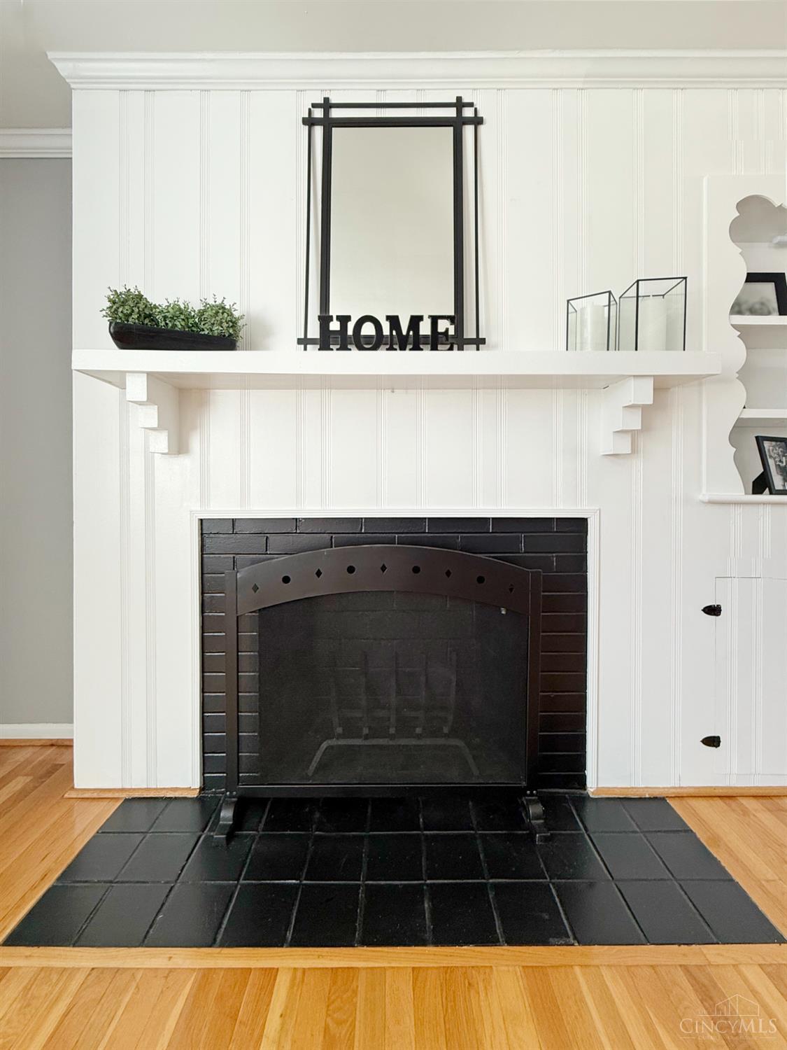 1049 New London Road