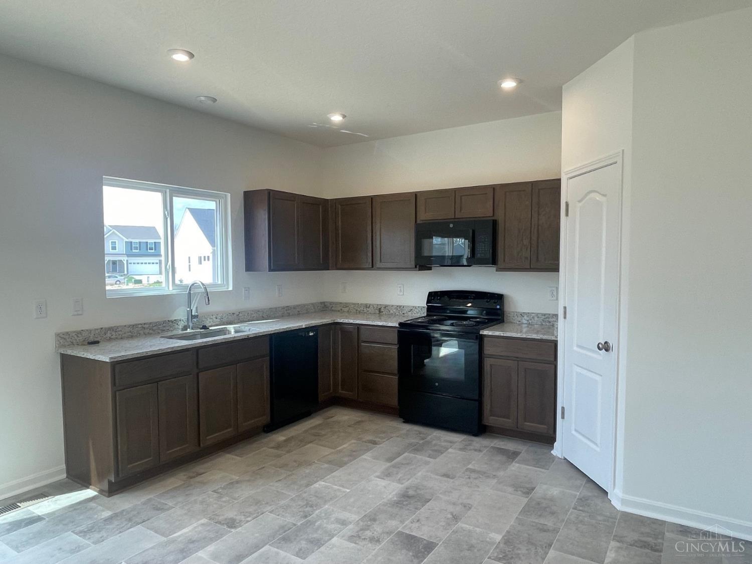 9009 Caprock Court