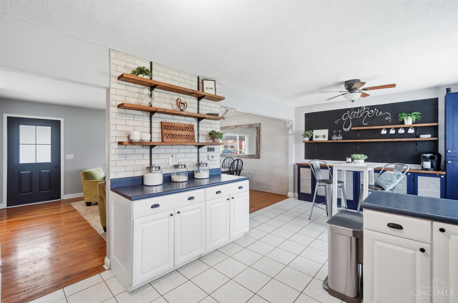 3301 Cresentview Lane
