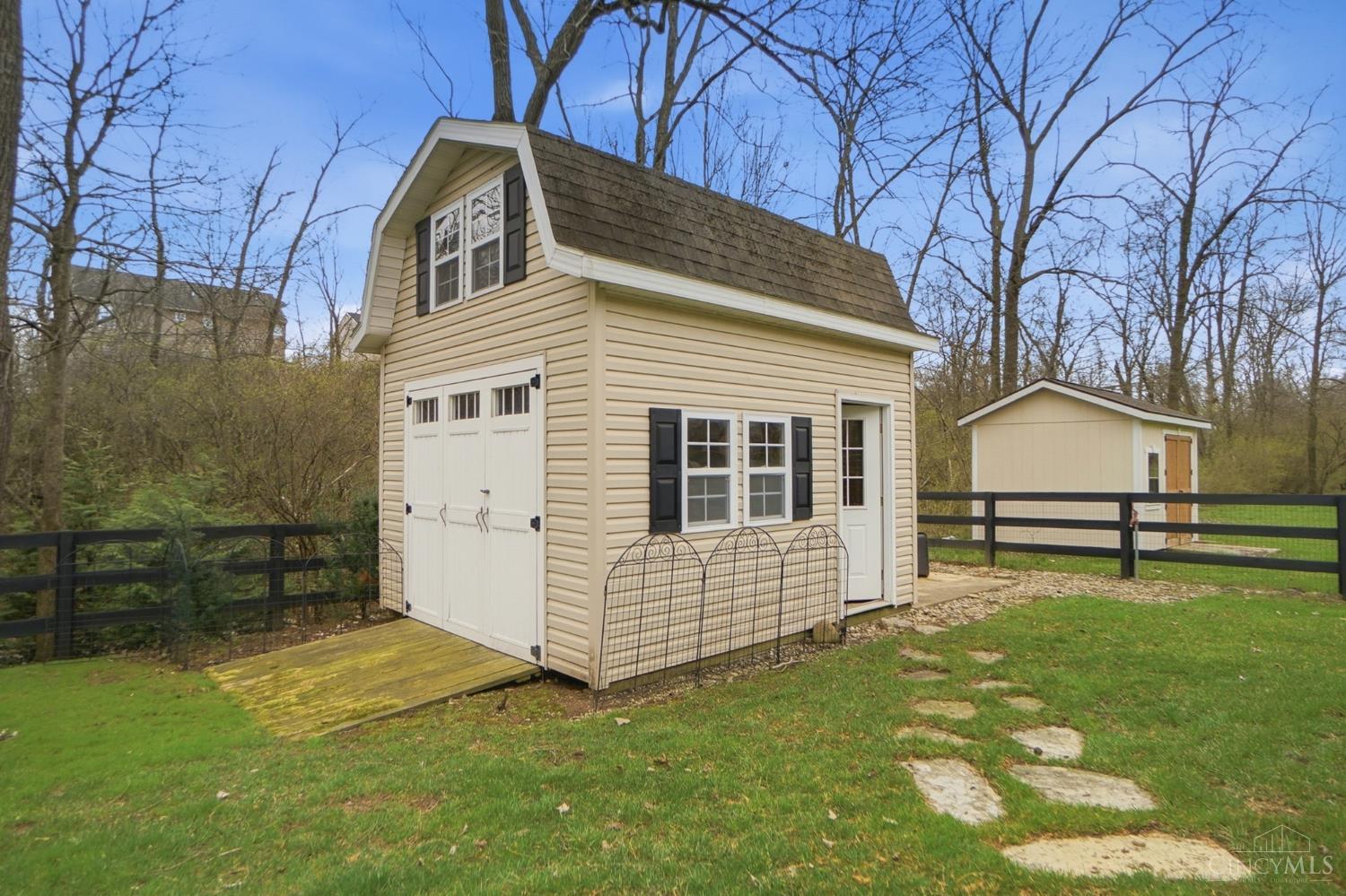 5290 Poets Way