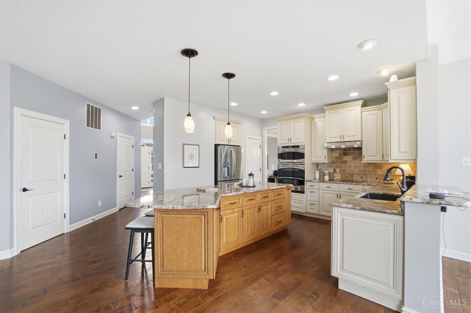 5290 Poets Way