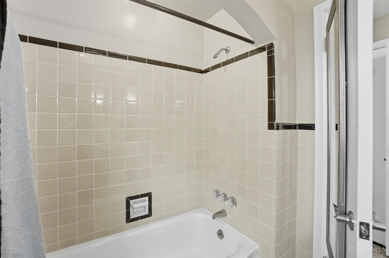 3795 Meadowlark Lane