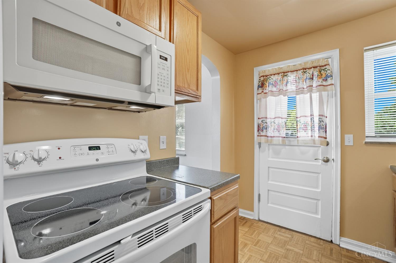 3795 Meadowlark Lane