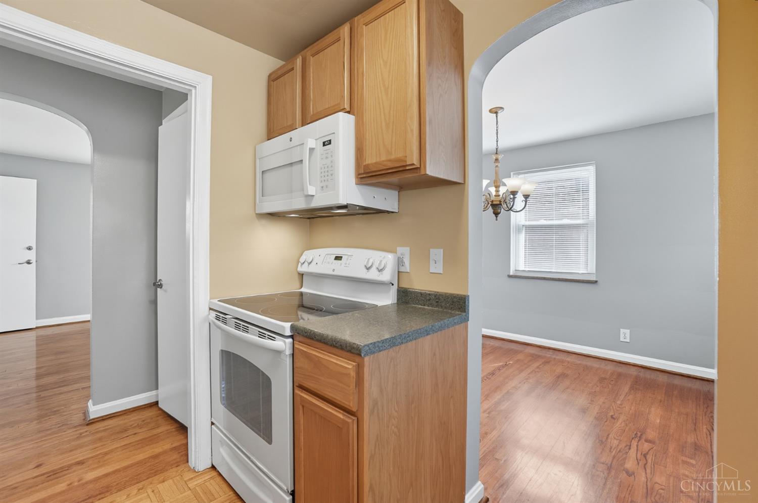 3795 Meadowlark Lane