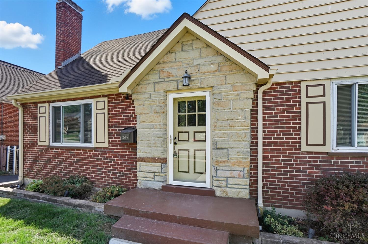 3795 Meadowlark Lane