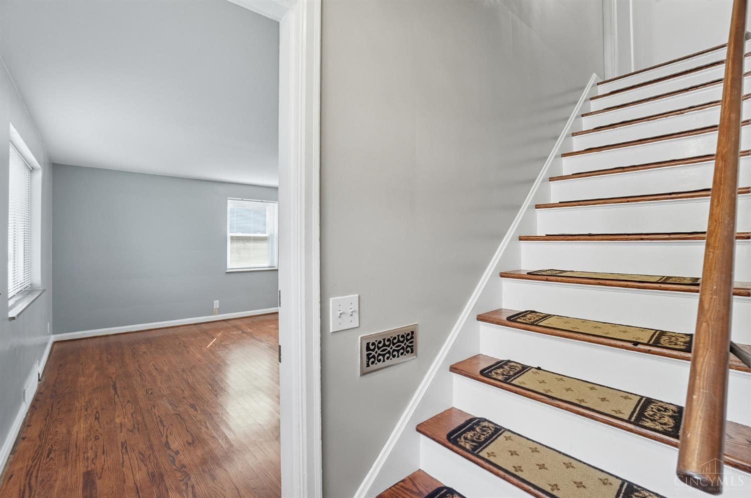 3795 Meadowlark Lane