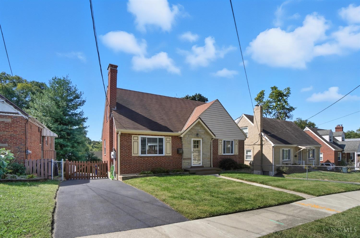 3795 Meadowlark Lane