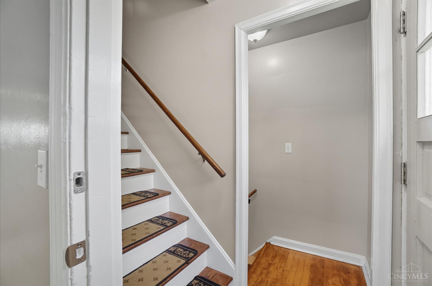 3795 Meadowlark Lane