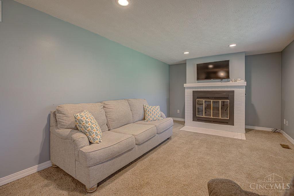 4924 Alvernovalley Court