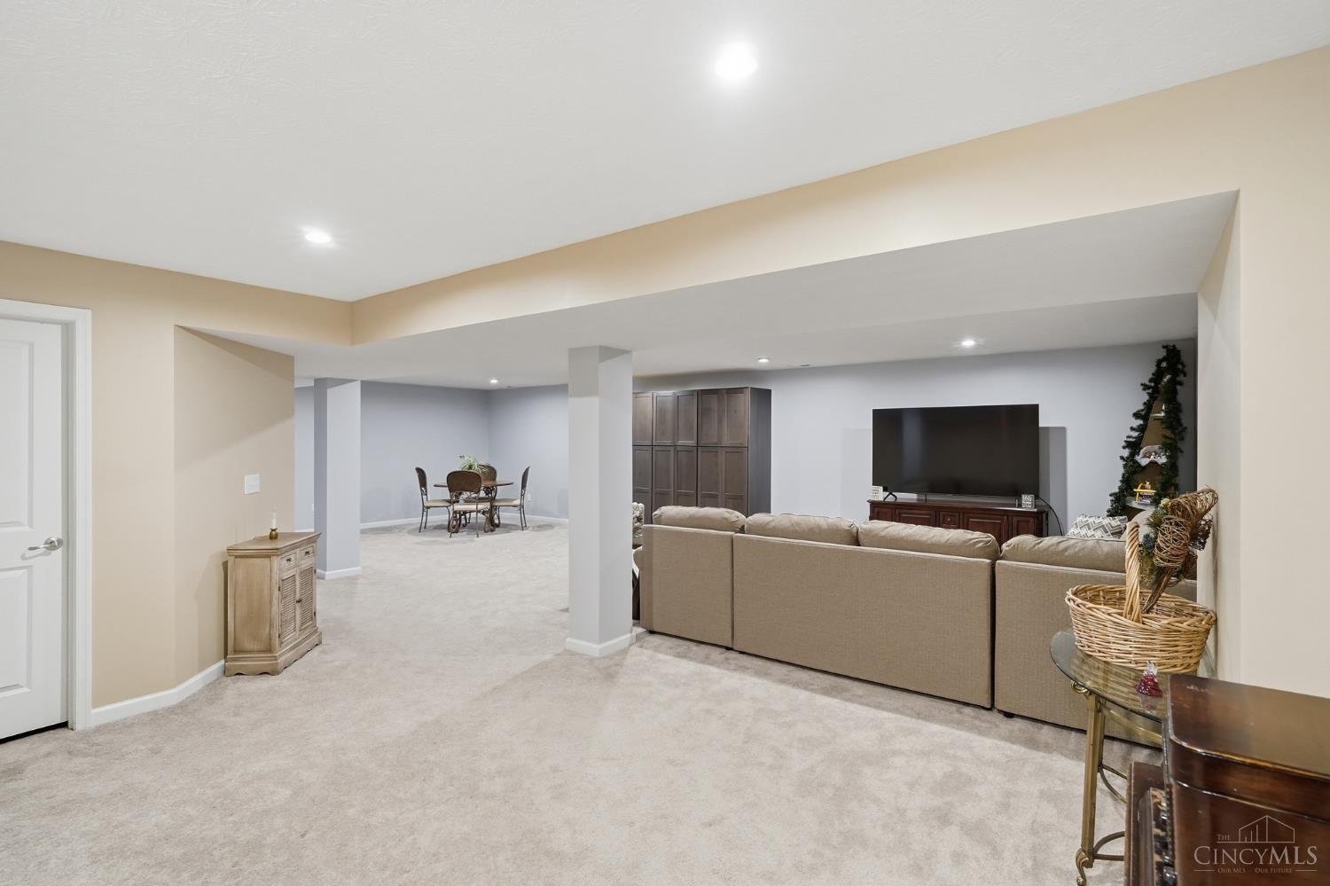 4001 Ivy Wood Drive