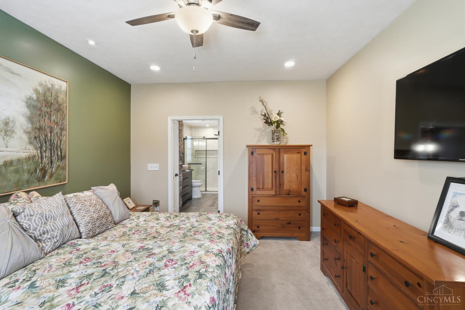 4001 Ivy Wood Drive