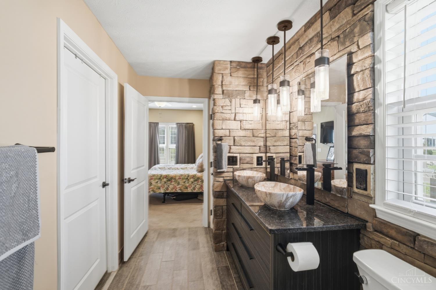 4001 Ivy Wood Drive