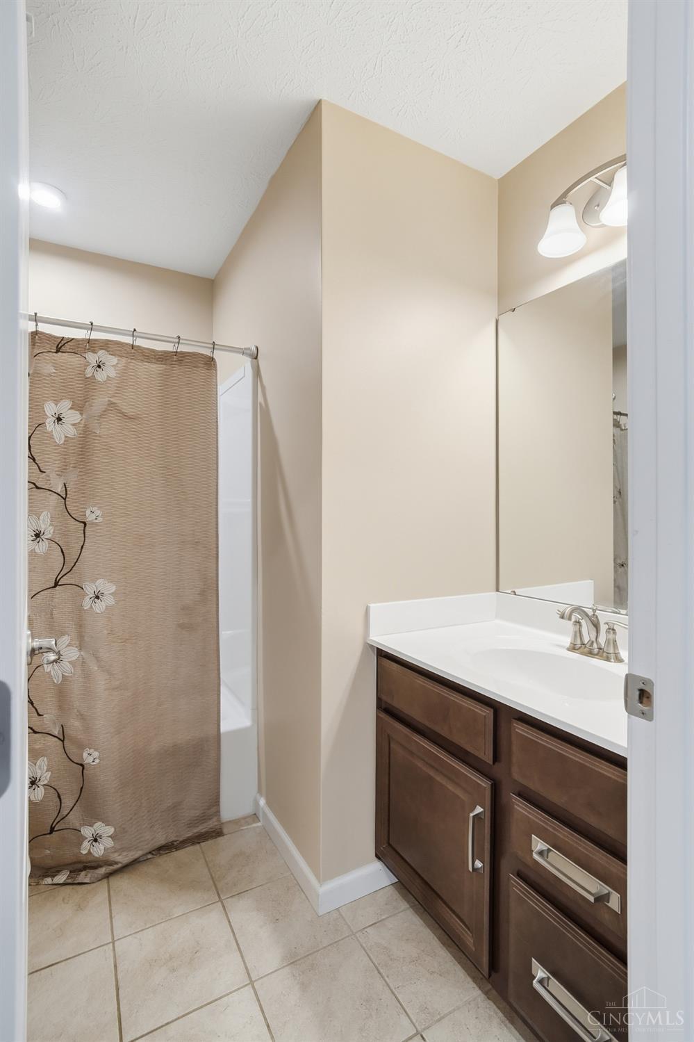 4001 Ivy Wood Drive