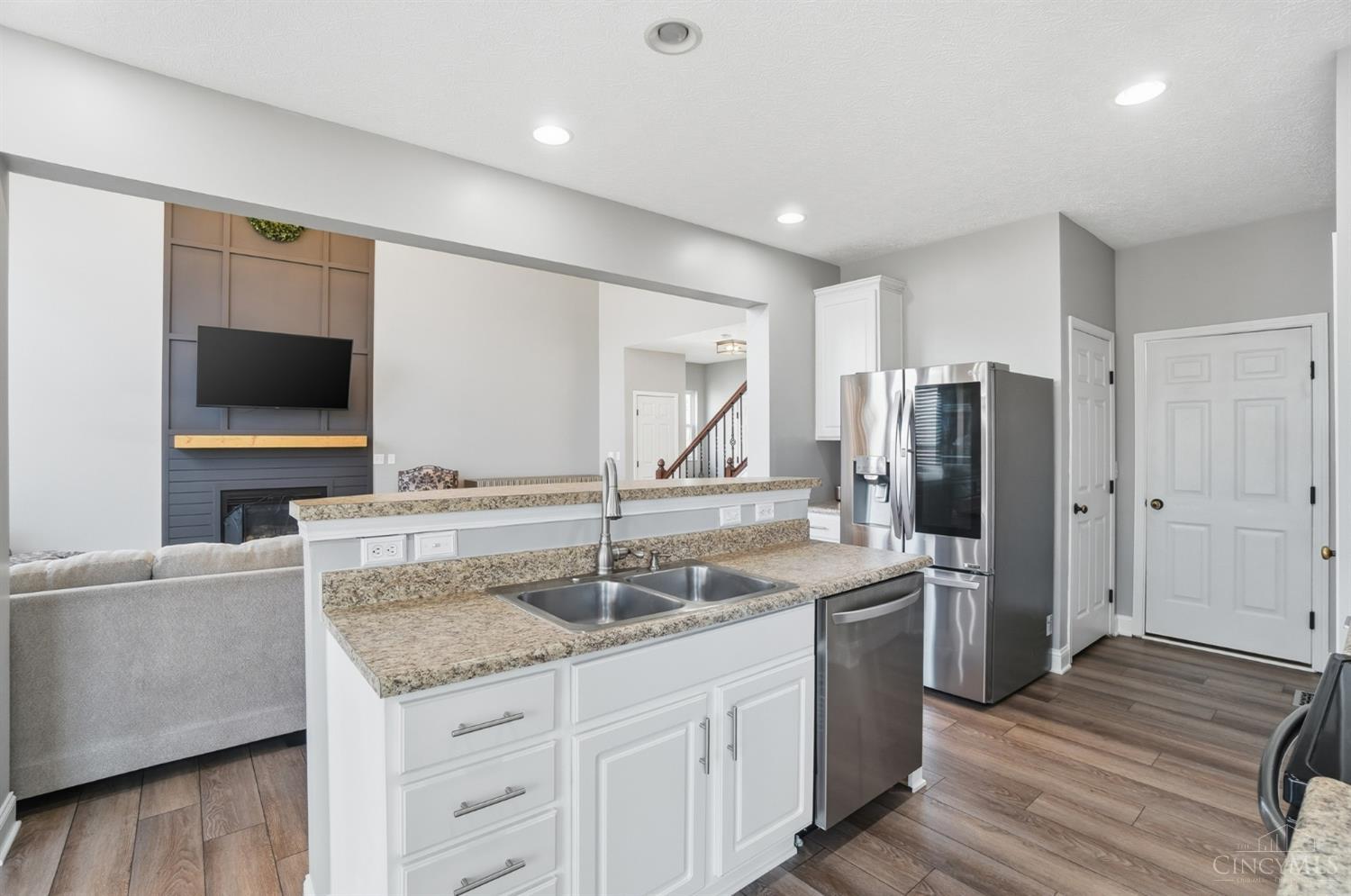 1155 Lake Field Drive