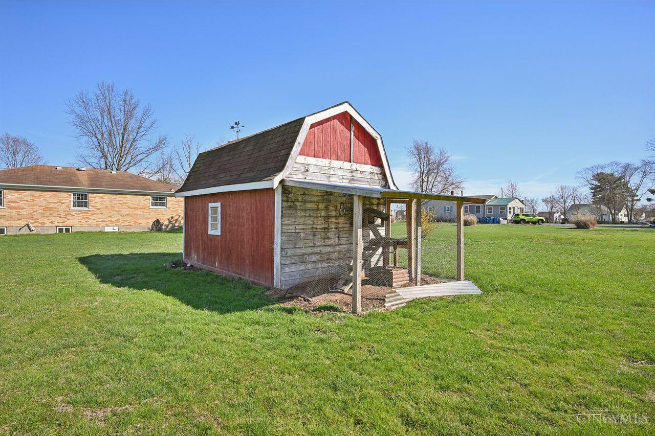 328 Apple Road