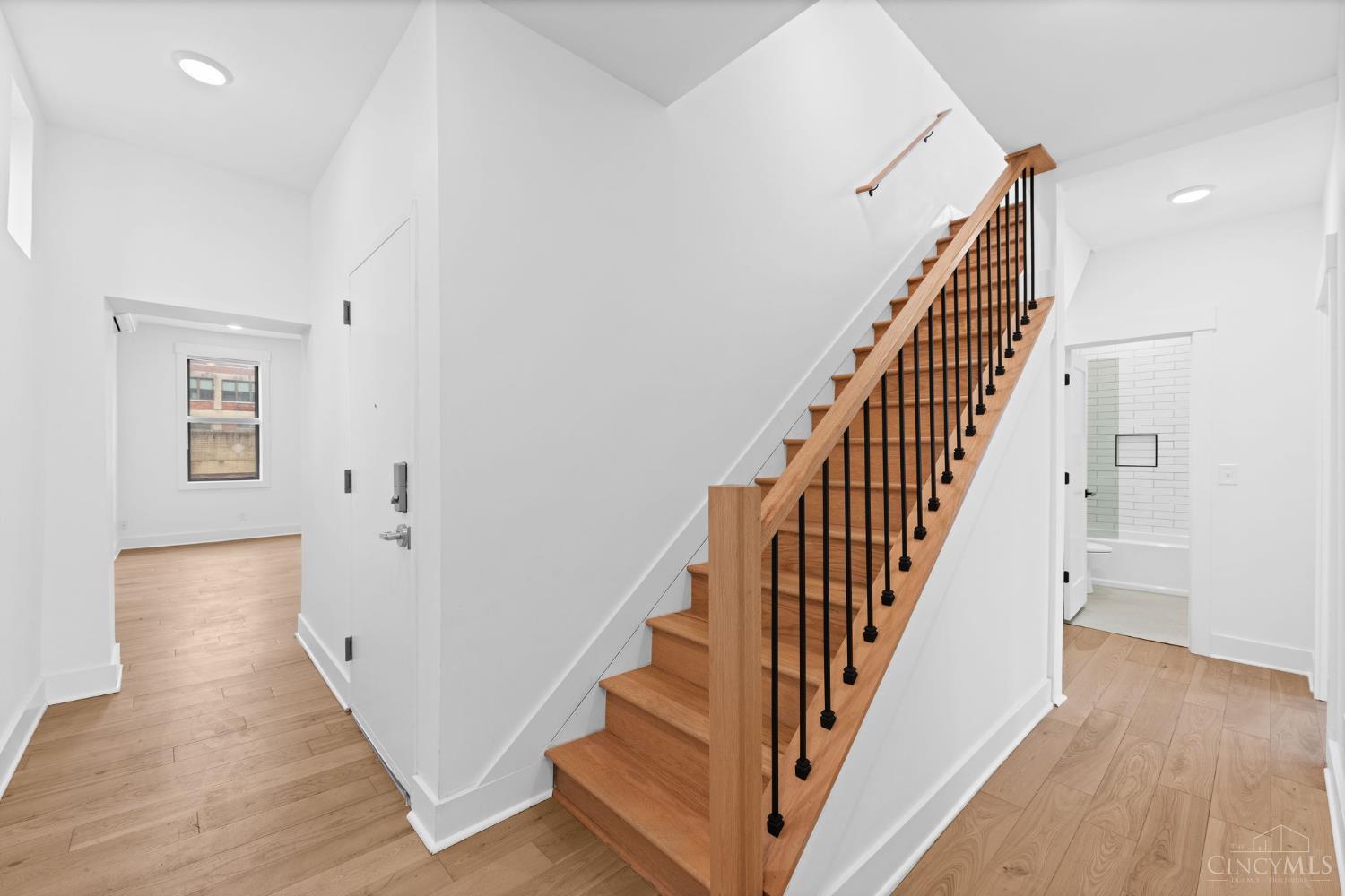 1909 Race Street 2