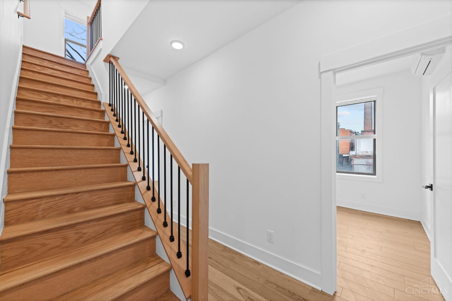 1909 Race Street 2