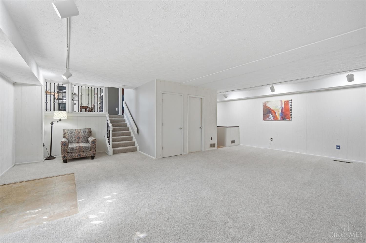9678 Iris Drive