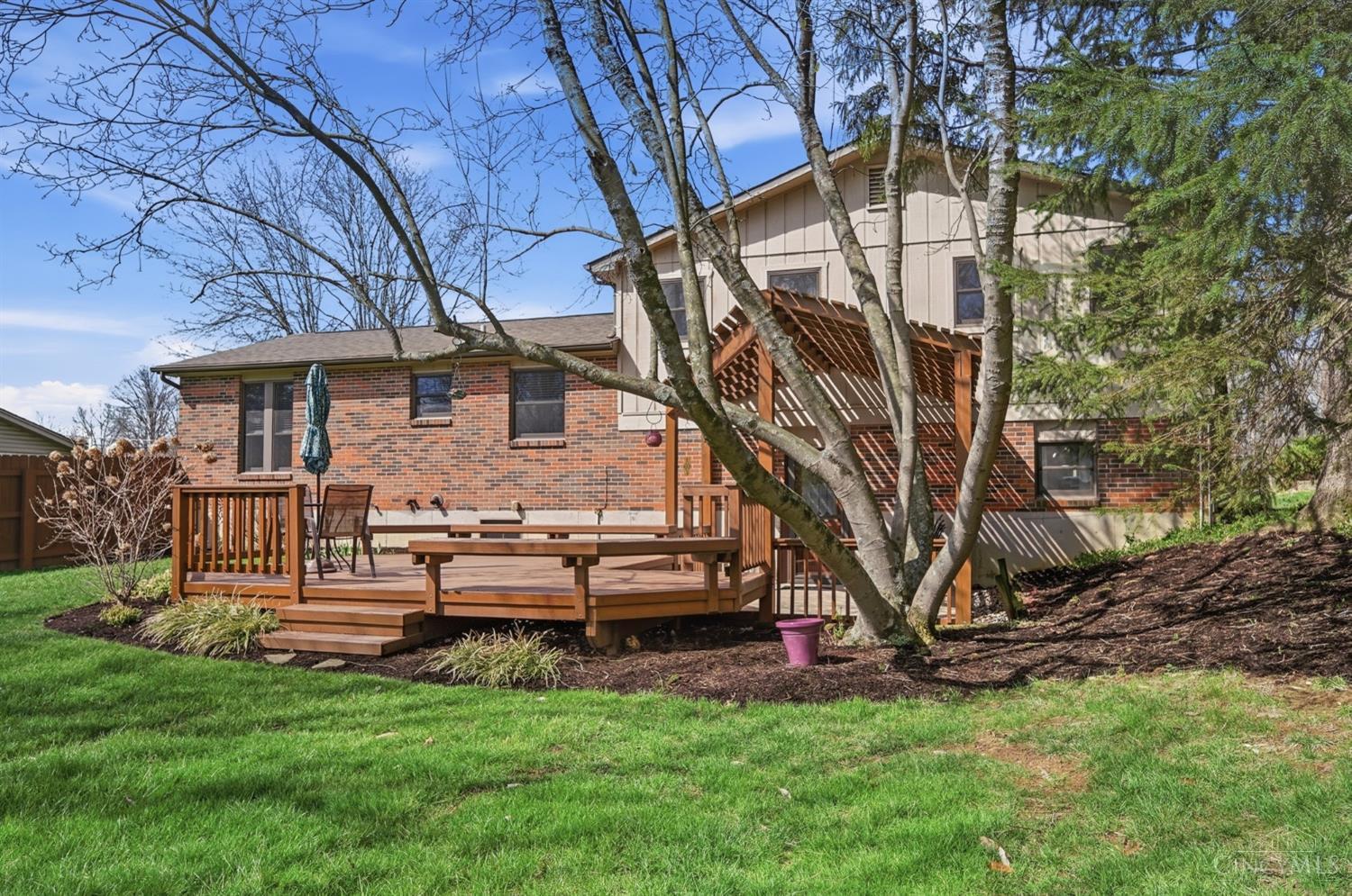 9678 Iris Drive