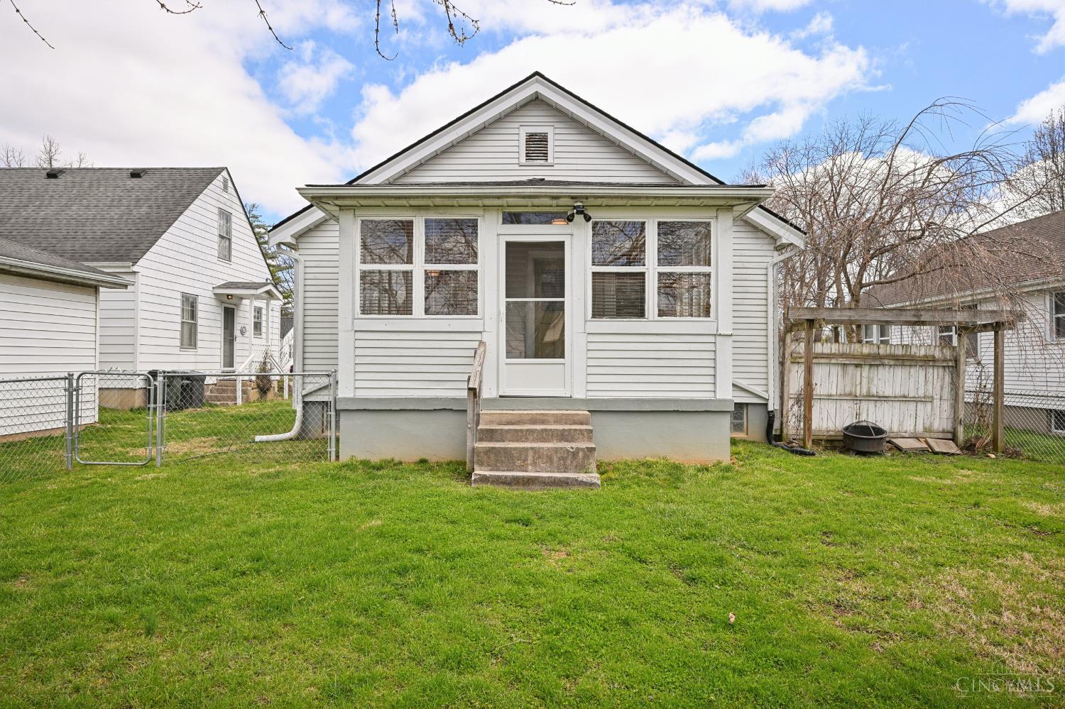305 N Sycamore Street