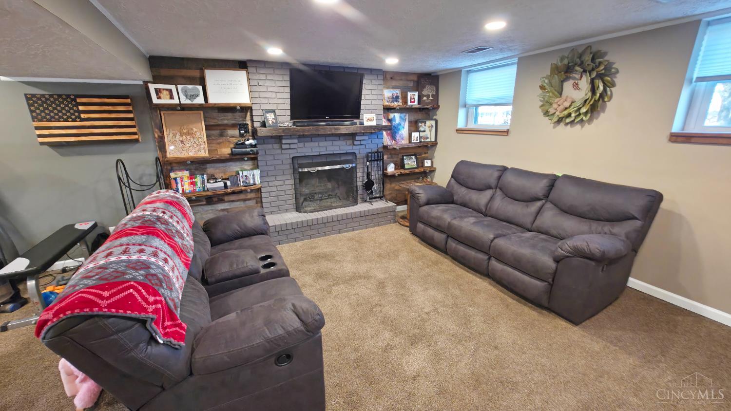 3301 Linsan Drive