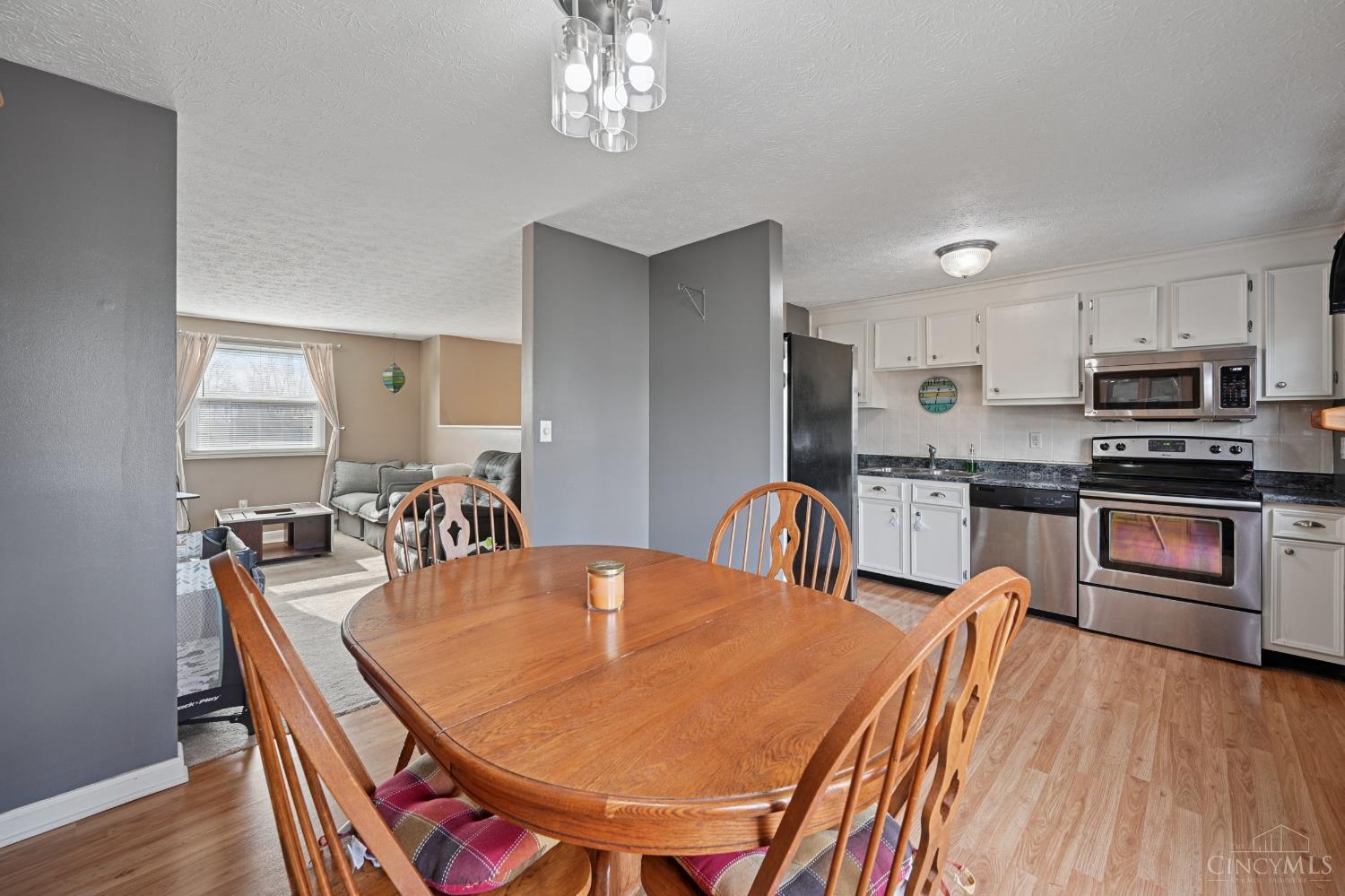 4636 Blackberry Lane