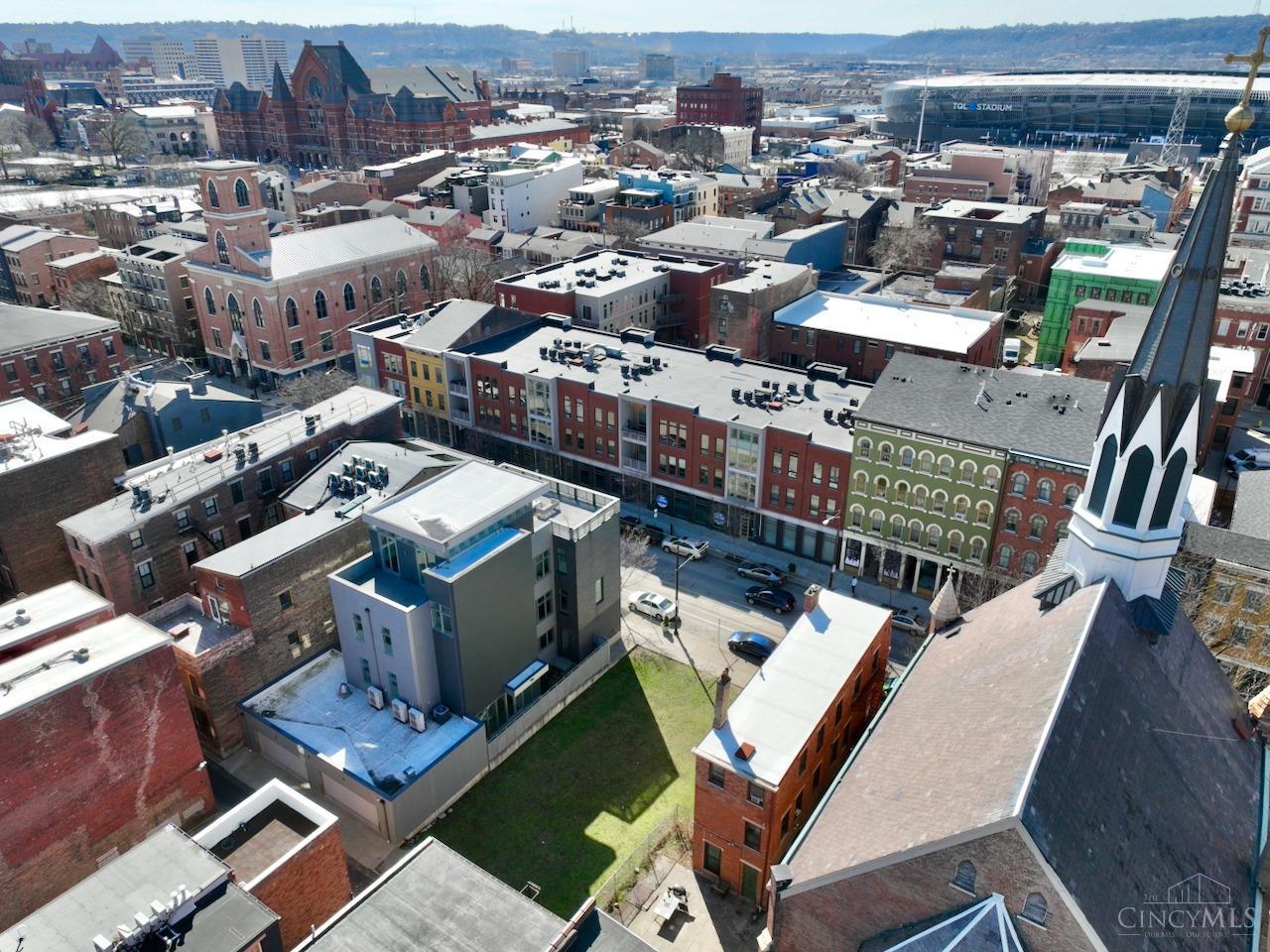 1518 Race Street