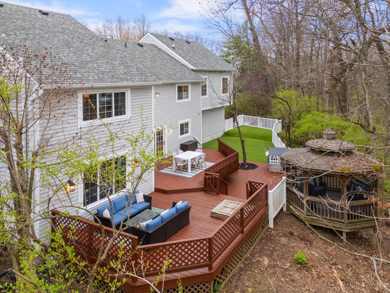 9911 Huntersrun Lane