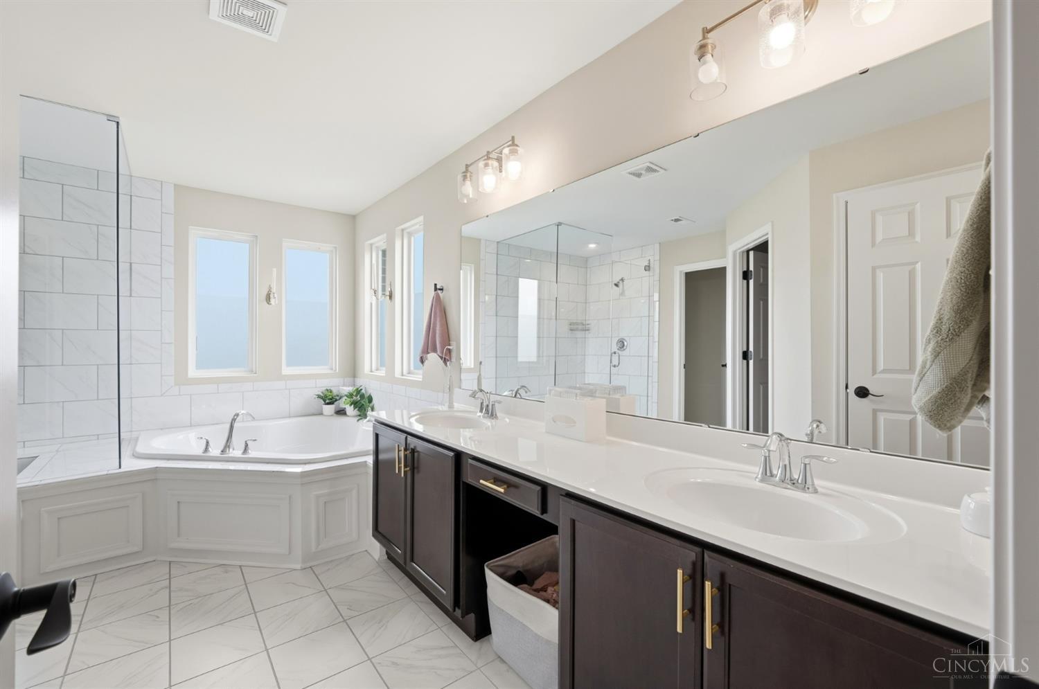 4354 Highland Green Drive