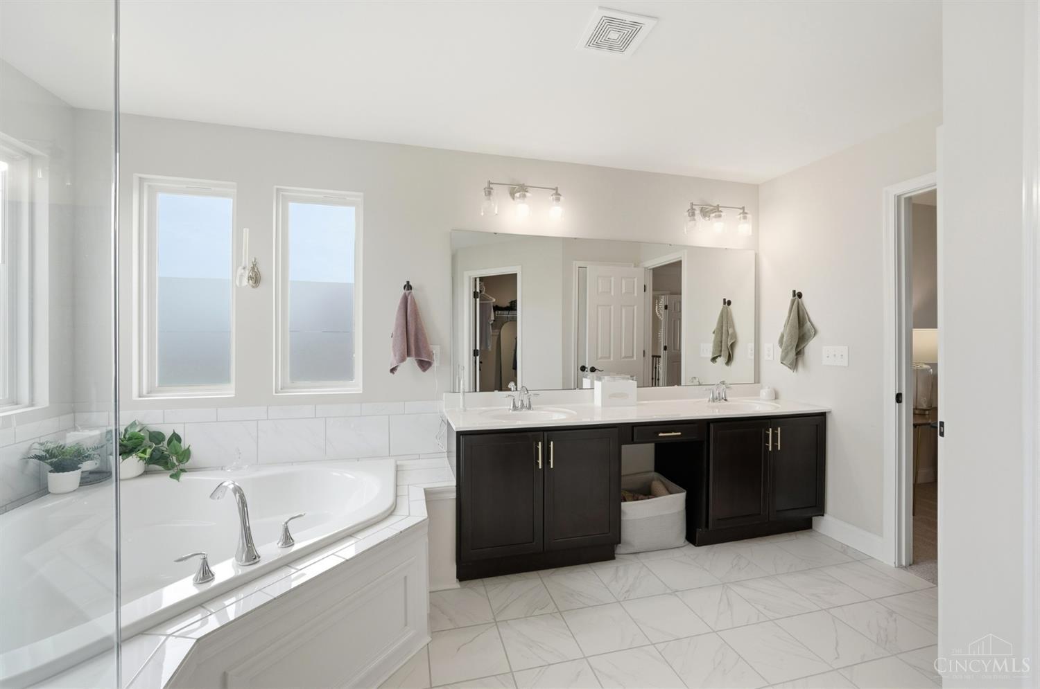 4354 Highland Green Drive