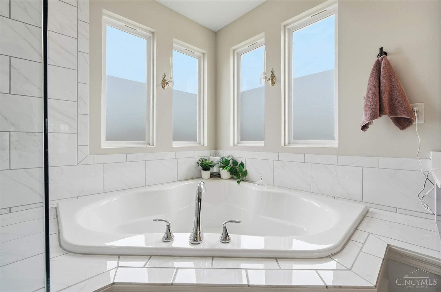 4354 Highland Green Drive