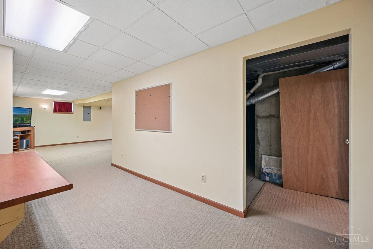 5984 Woodsbend Drive