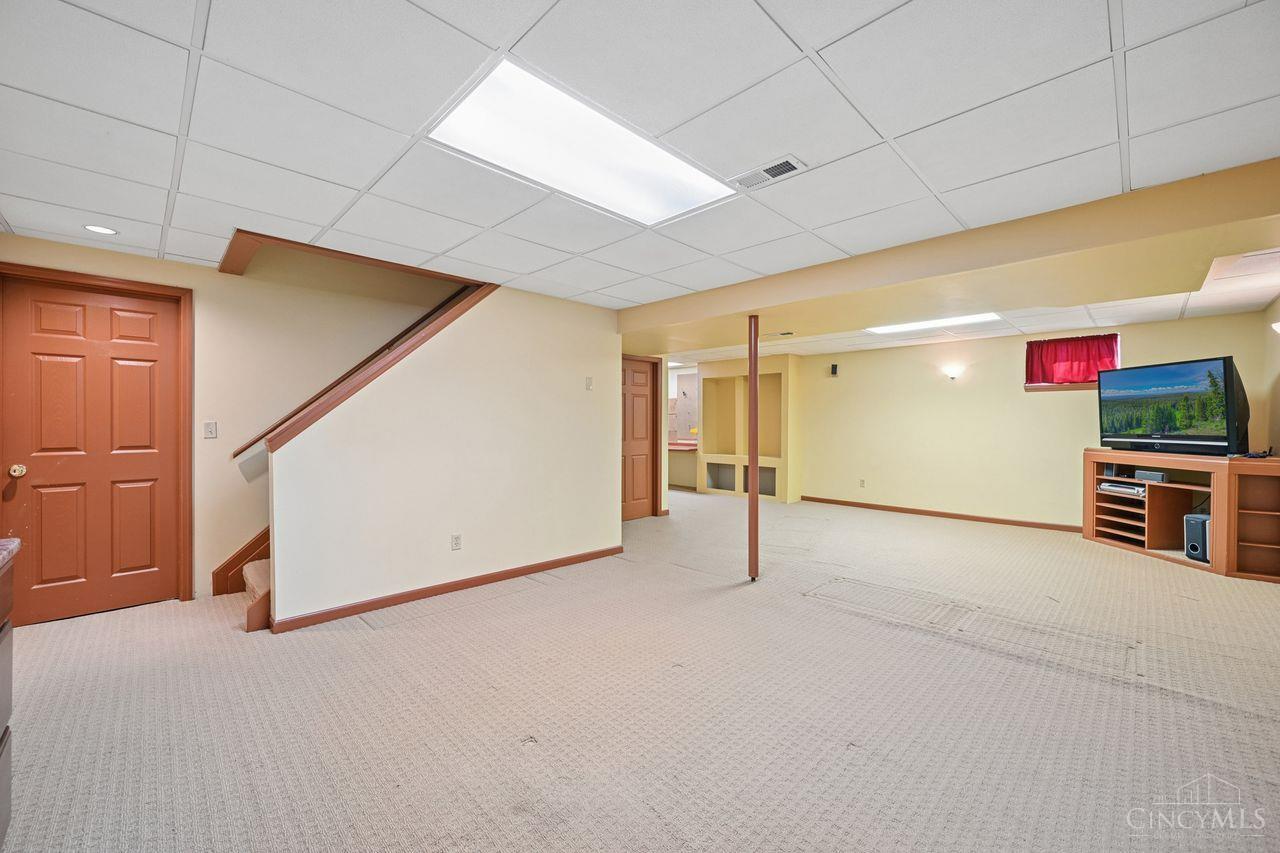 5984 Woodsbend Drive