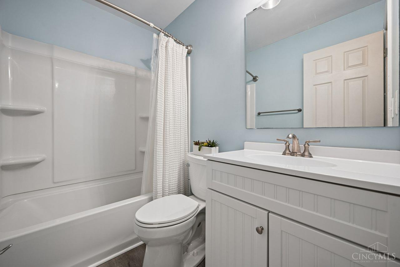 5984 Woodsbend Drive