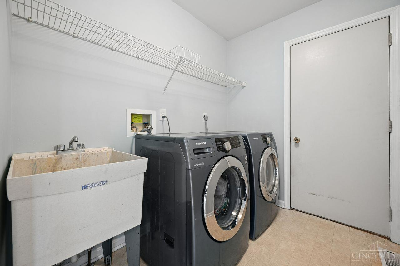 5984 Woodsbend Drive