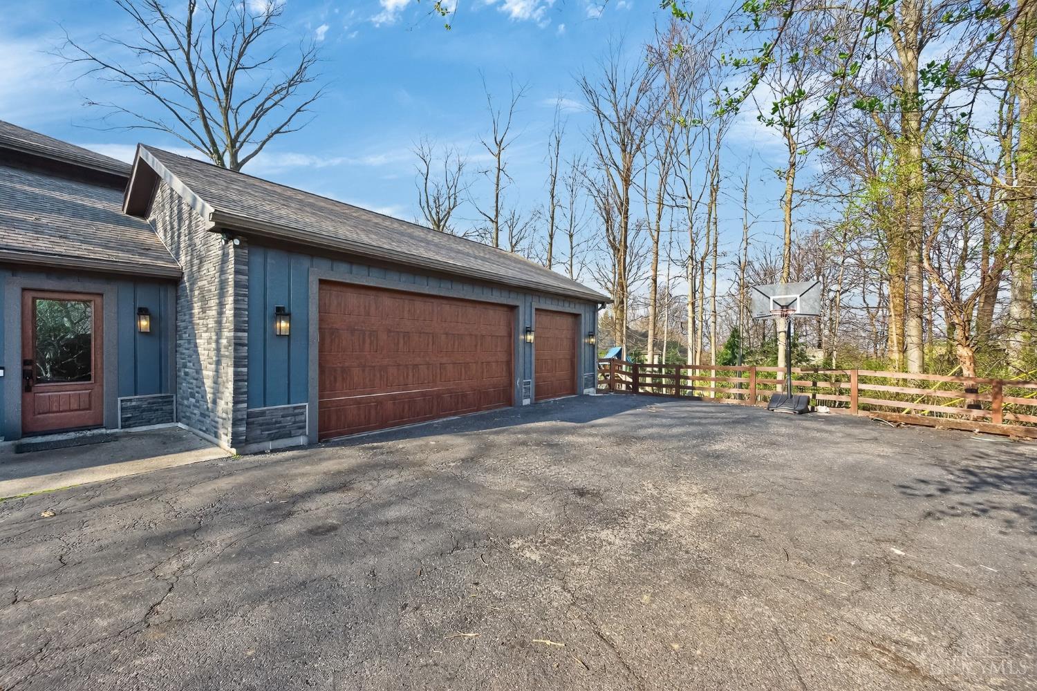 4747 Fawnwood Road